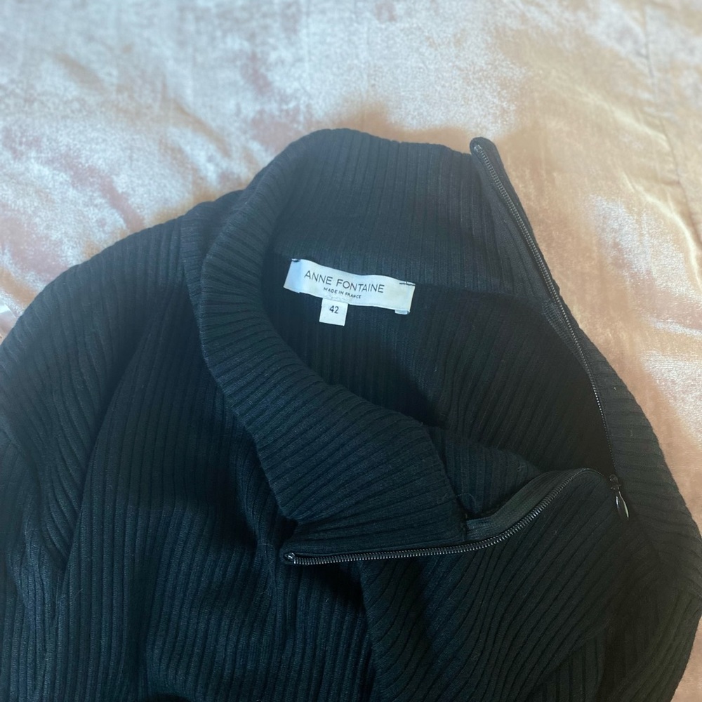 Anne Fontaine DESIGNER Classic Cocktail Dress with Zipper Neck